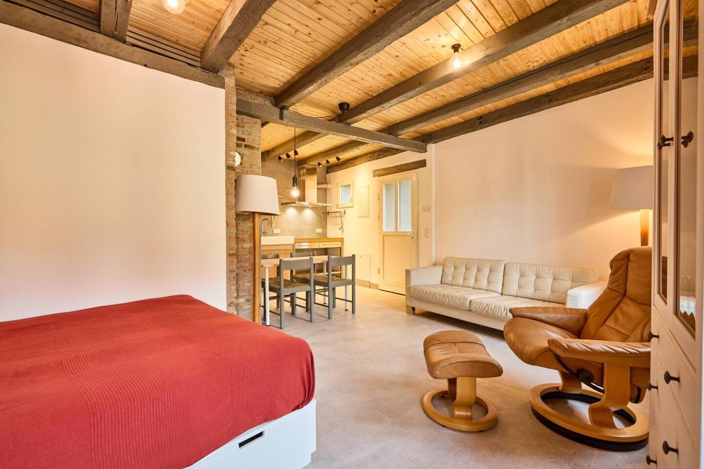 Rote Wohnung - Ferienwohnung Sulzbach an der Murr エクステリア 写真